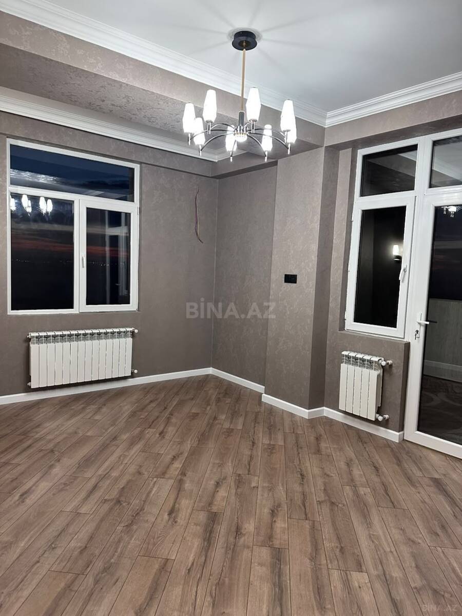 3 otaqlı Yeni tikili, Xırdalan
