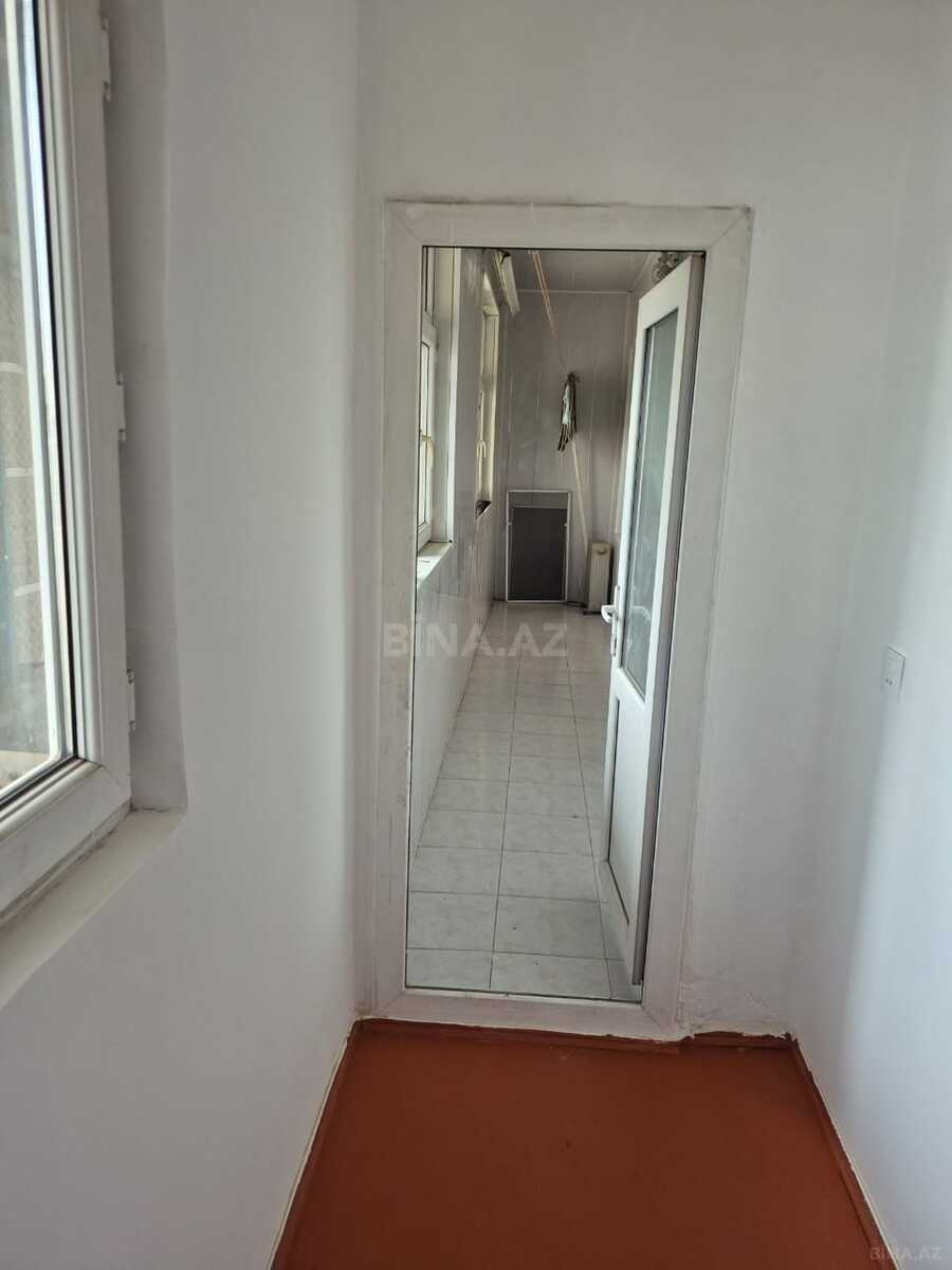 2 otaqlı Köhnə tikili, 8-ci mikrorayon q., Bakı