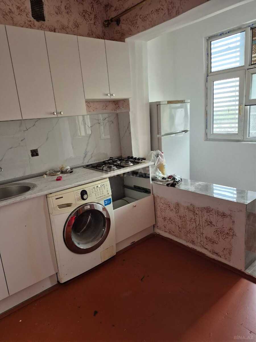2 otaqlı Köhnə tikili, 8-ci mikrorayon q., Bakı
