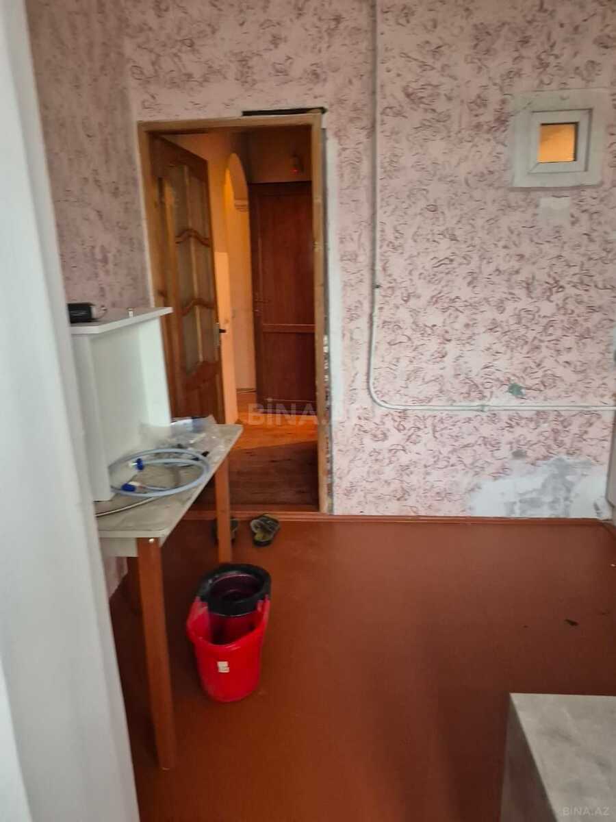 2 otaqlı Köhnə tikili, 8-ci mikrorayon q., Bakı