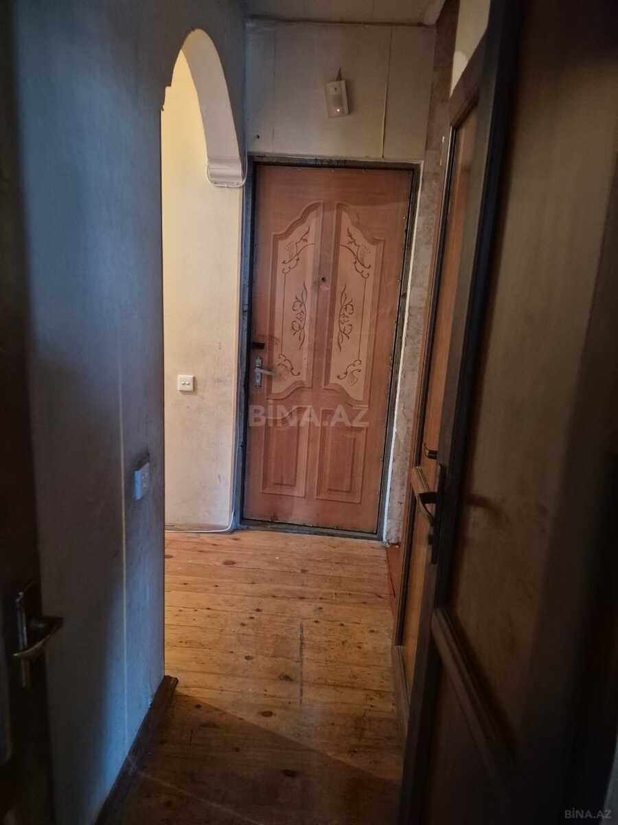 2 otaqlı Köhnə tikili, 8-ci mikrorayon q., Bakı