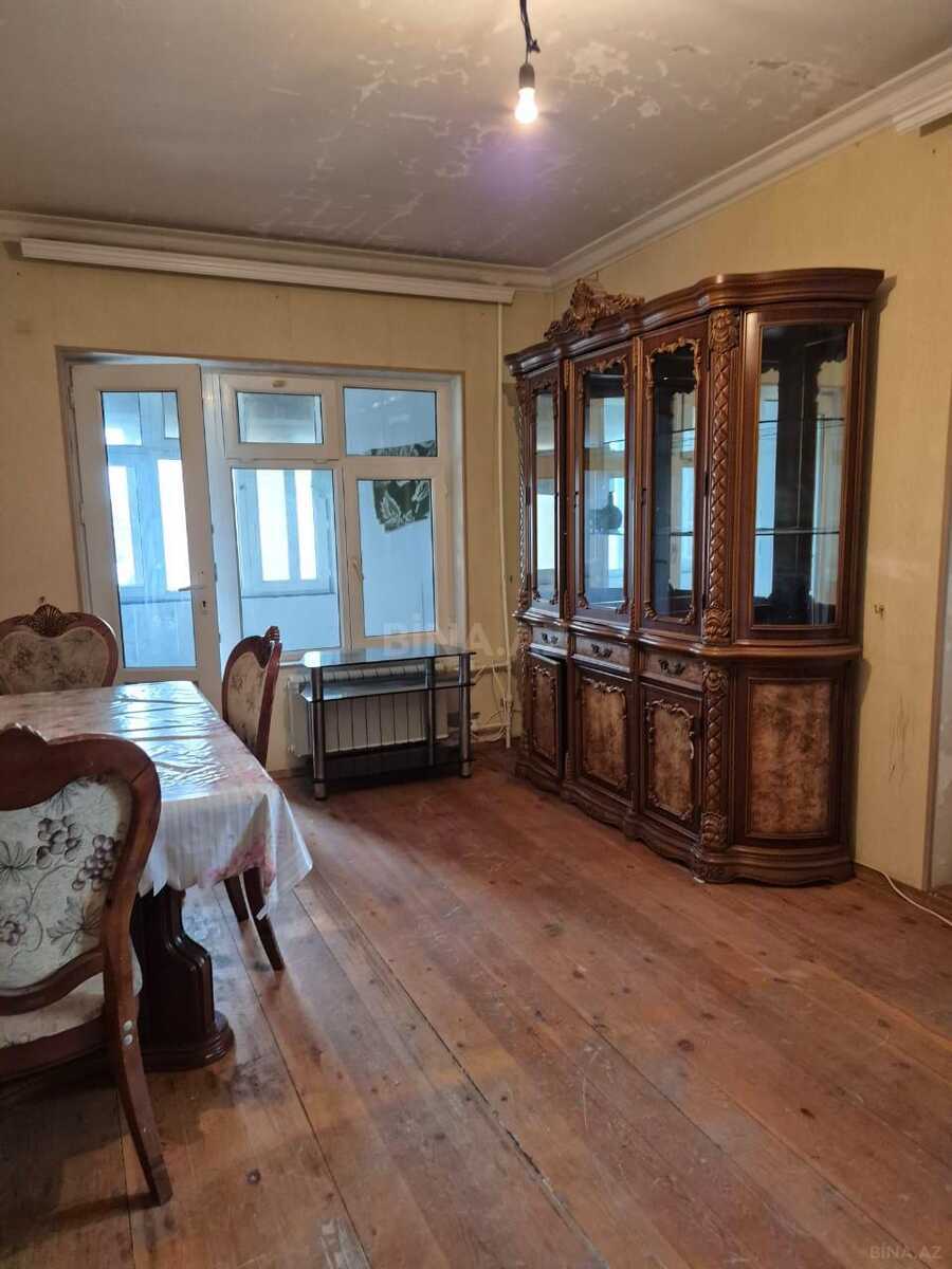 2 otaqlı Köhnə tikili, 8-ci mikrorayon q., Bakı