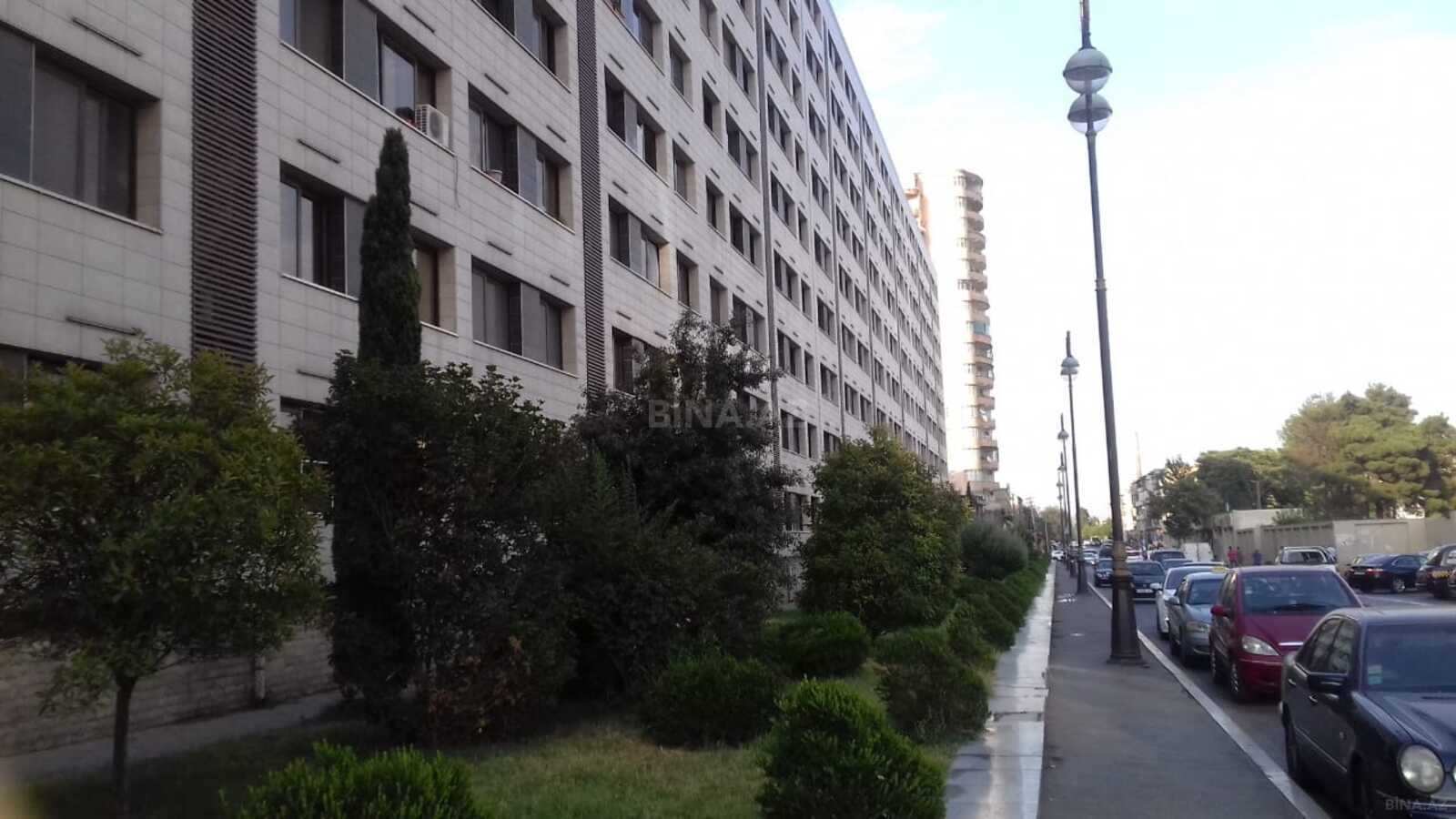 2 otaqlı Köhnə tikili, 8-ci mikrorayon q., Bakı