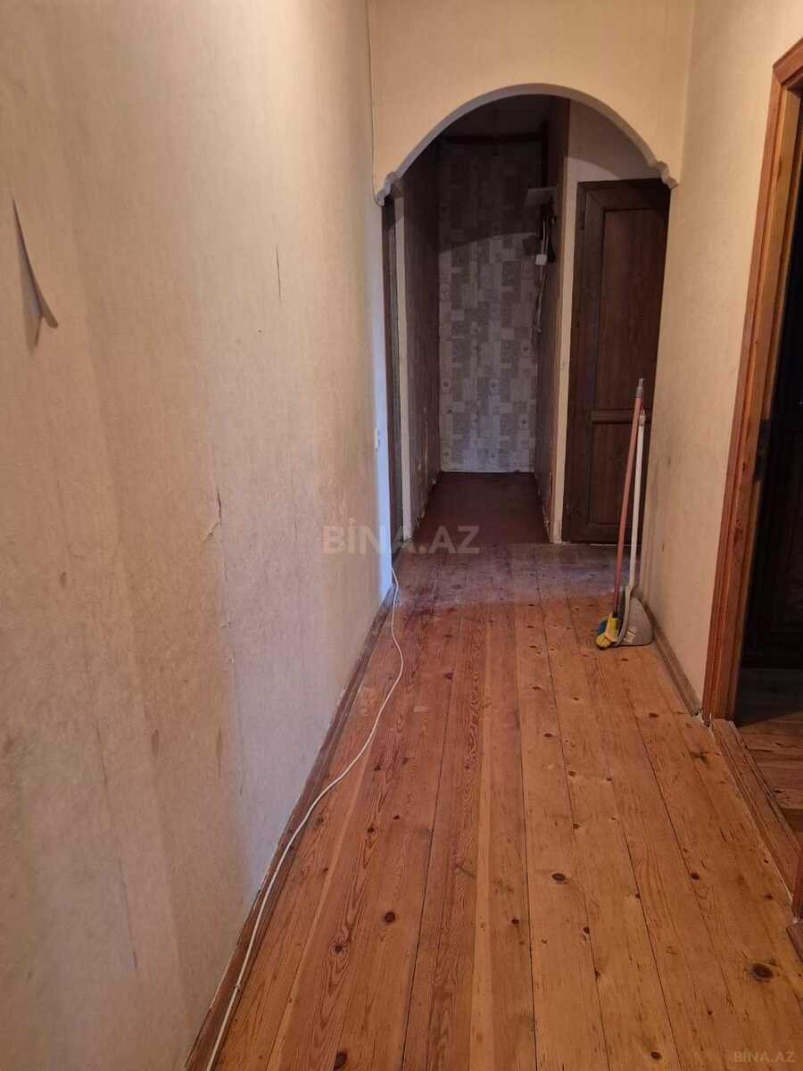 2 otaqlı Köhnə tikili, 8-ci mikrorayon q., Bakı