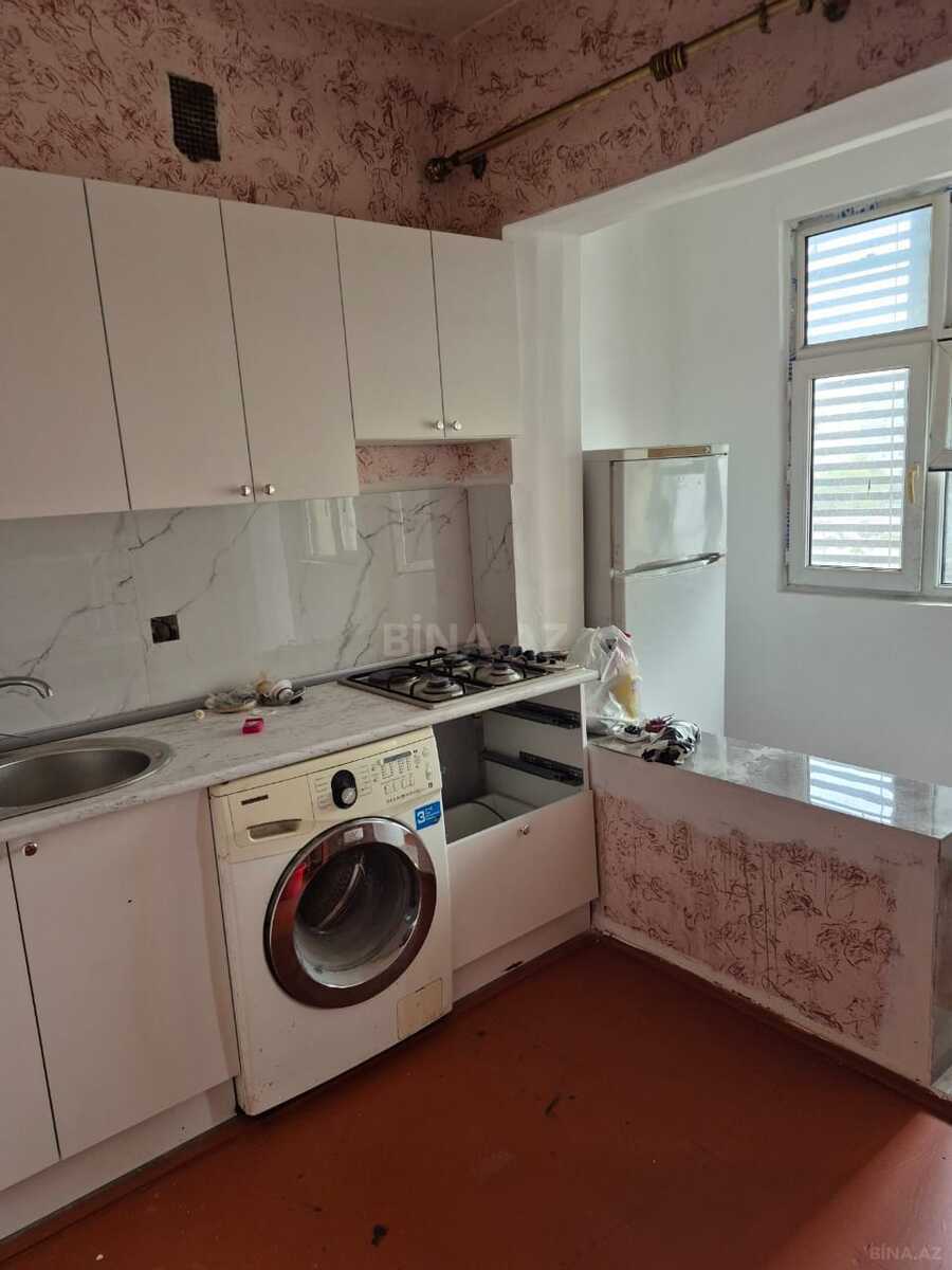 2 otaqlı Köhnə tikili, 8-ci mikrorayon q., Bakı