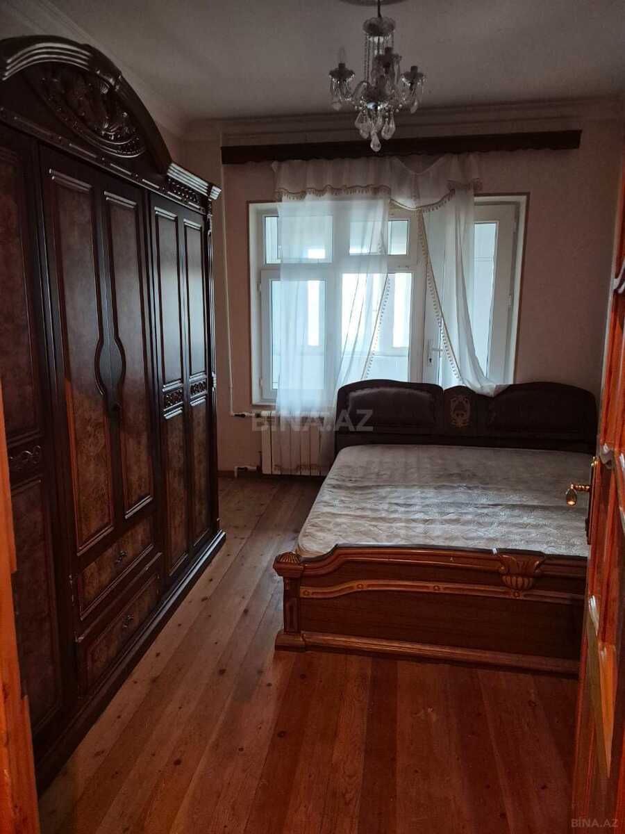 2 otaqlı Köhnə tikili, 8-ci mikrorayon q., Bakı