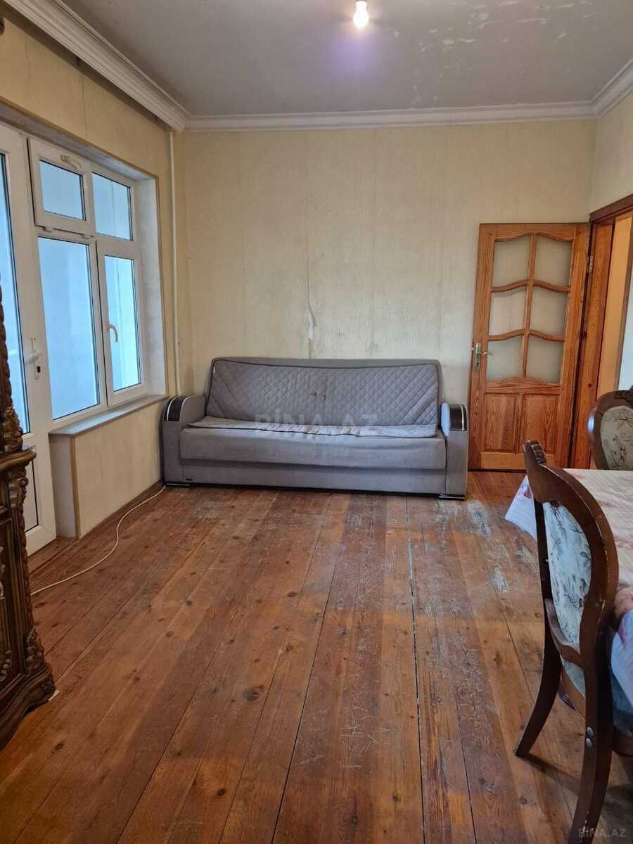 2 otaqlı Köhnə tikili, 8-ci mikrorayon q., Bakı