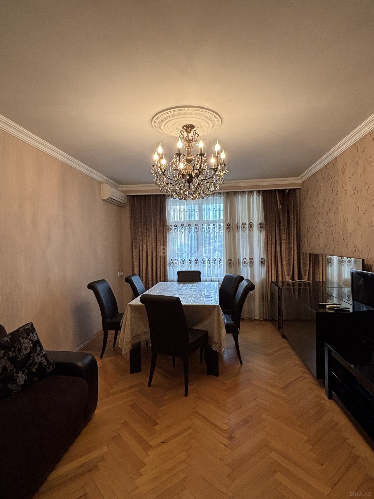 3 otaqlı Köhnə tikili, Neftçilər m., Bakı