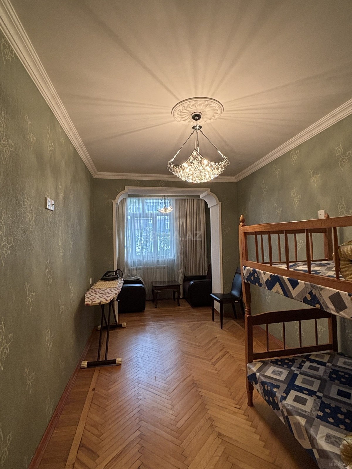 3 otaqlı Köhnə tikili, Neftçilər m., Bakı