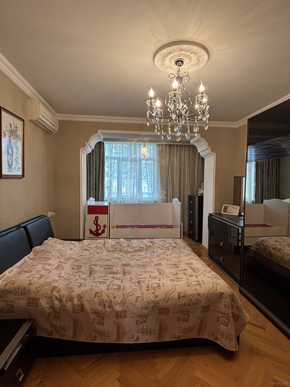 3 otaqlı Köhnə tikili, Neftçilər m., Bakı