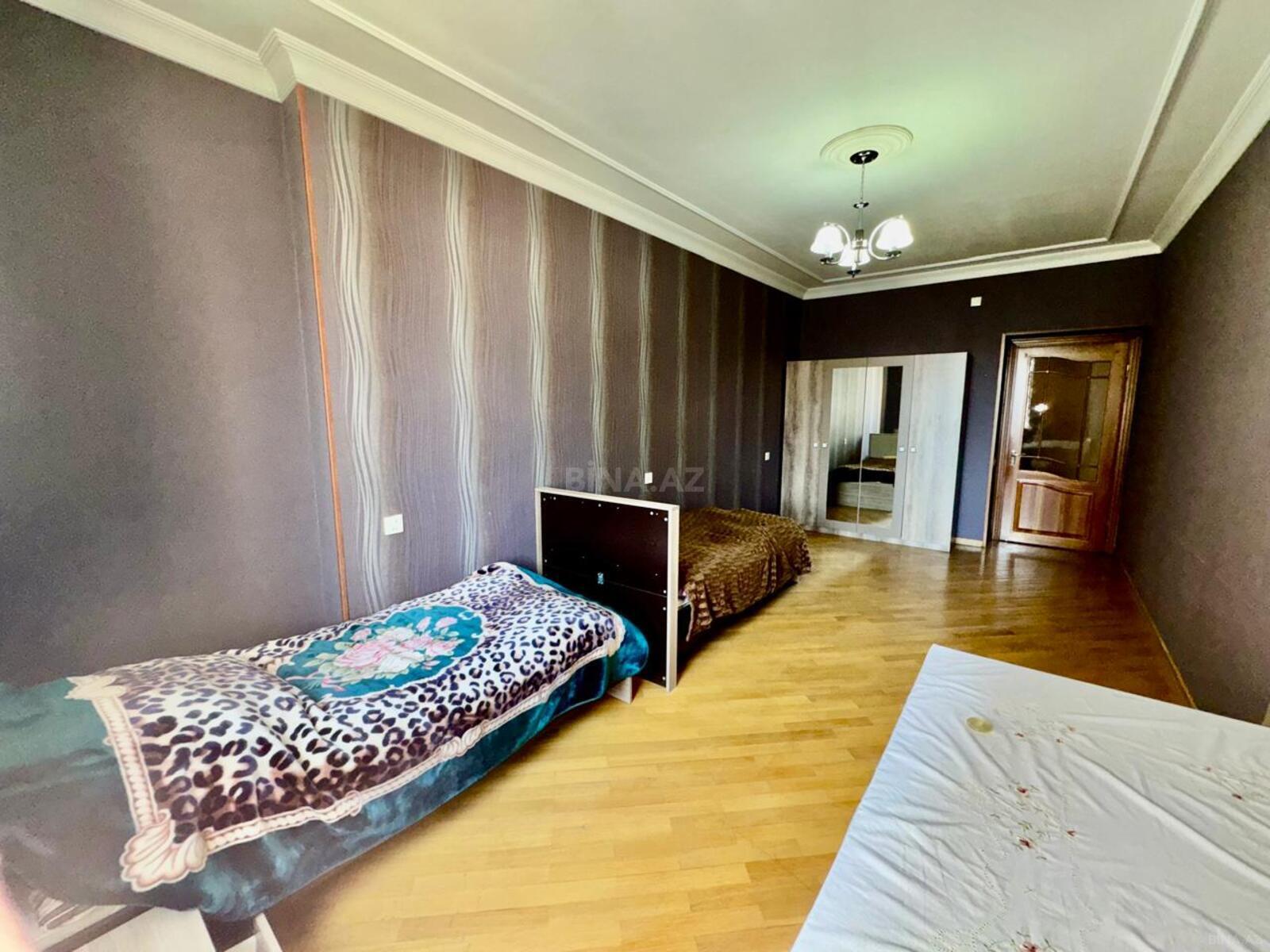 3 otaqlı Yeni tikili, 8-ci mikrorayon q., Bakı