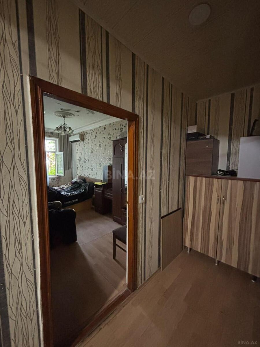 3 otaqlı Köhnə tikili, Memar Əcəmi m., Bakı