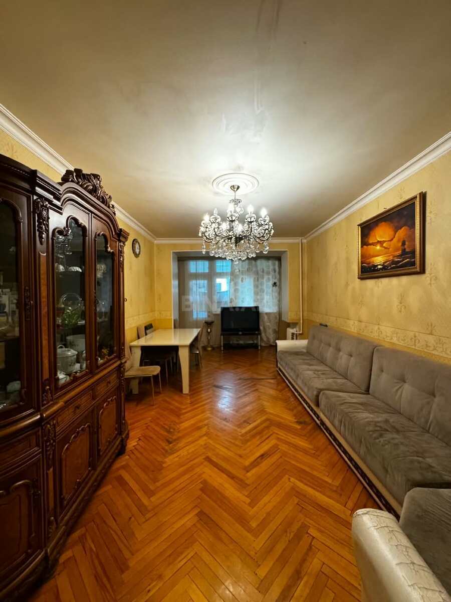 3 otaqlı Köhnə tikili, Gənclik m., Bakı