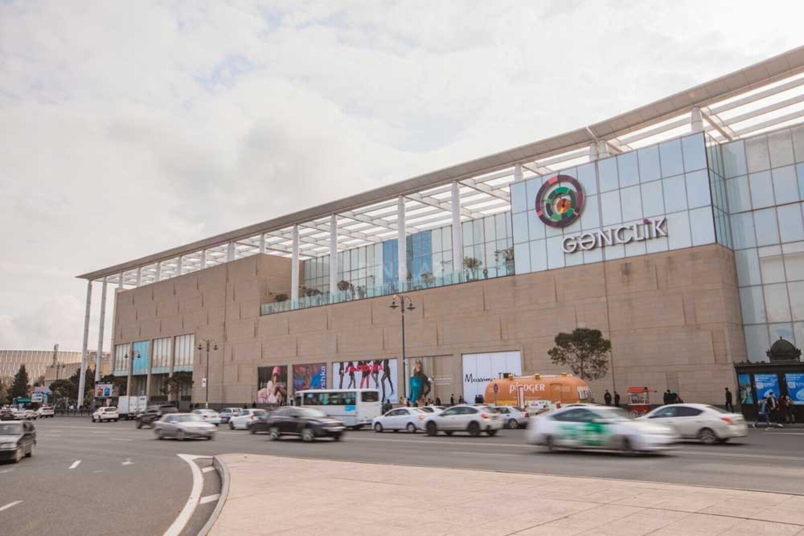 3 otaqlı Köhnə tikili, Gənclik m., Bakı