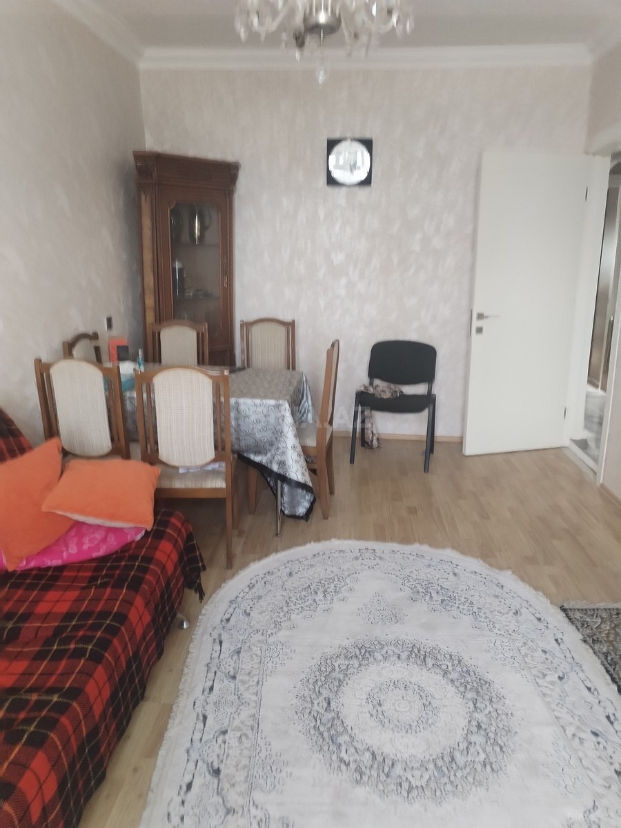 3 otaqlı Köhnə tikili, 7-ci mikrorayon q., Bakı
