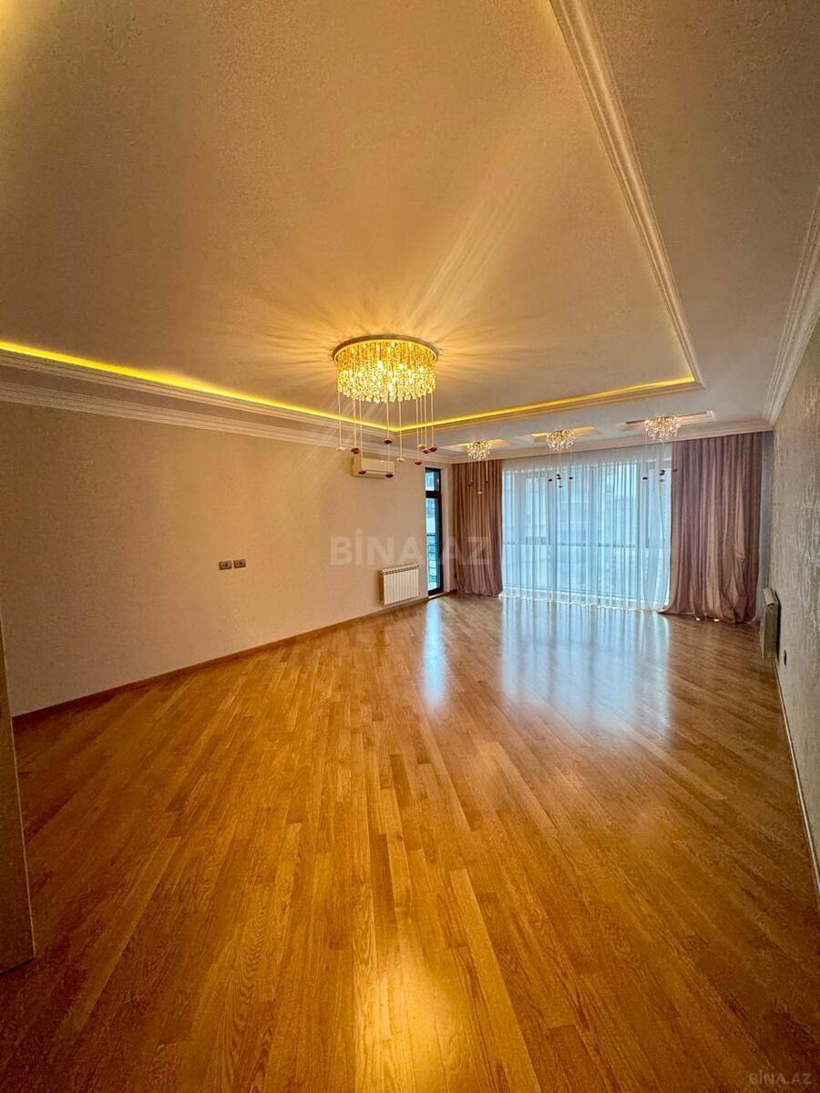 3 otaqlı Yeni tikili, Şah İsmayıl Xətai m., Bakı