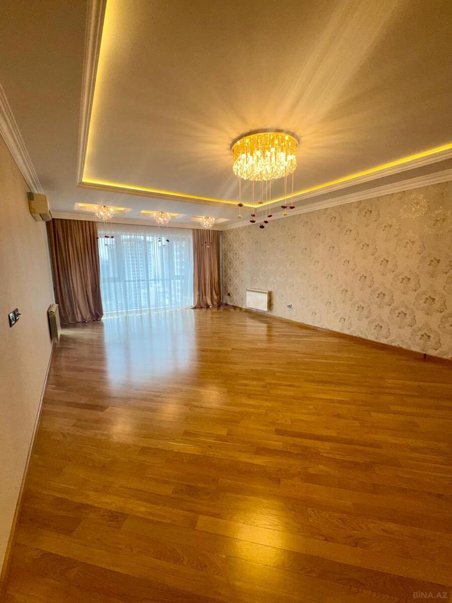 3 otaqlı Yeni tikili, Şah İsmayıl Xətai m., Bakı