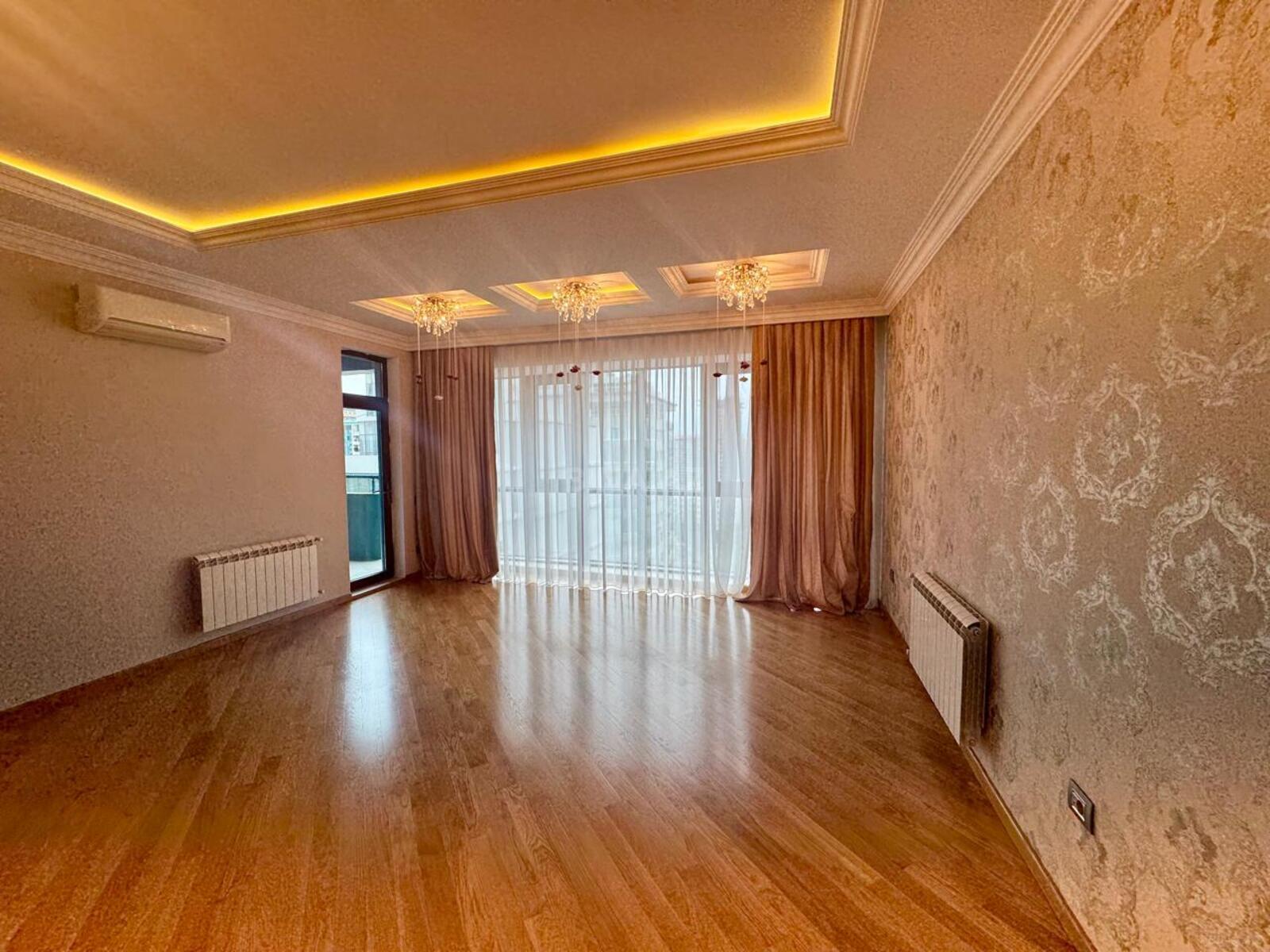 3 otaqlı Yeni tikili, Şah İsmayıl Xətai m., Bakı
