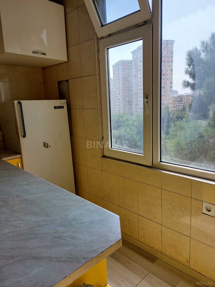 3 otaqlı Köhnə tikili, Azadlıq Prospekti m., Bakı