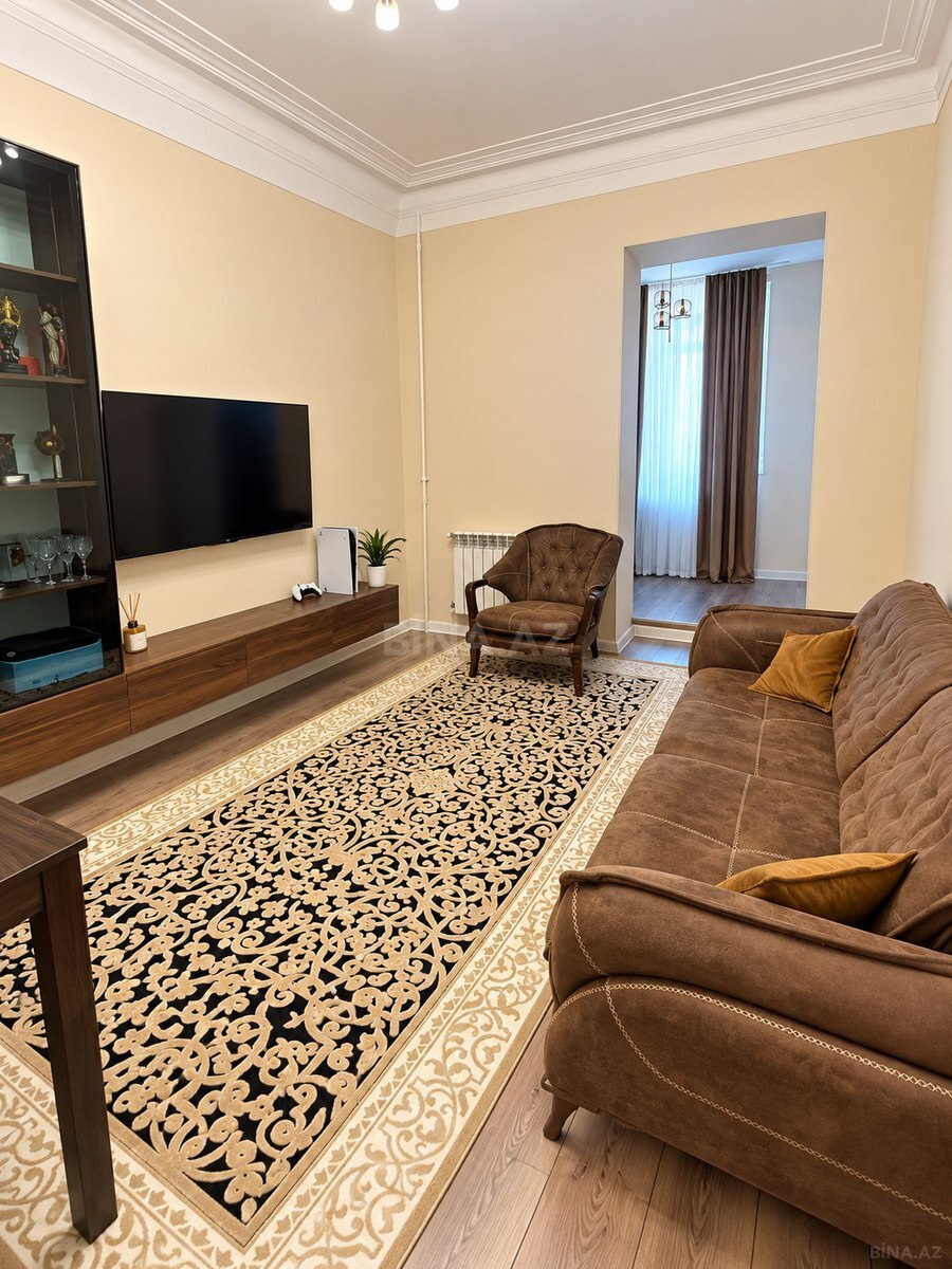 2 otaqlı Köhnə tikili, Elmlər Akademiyası m., Bakı