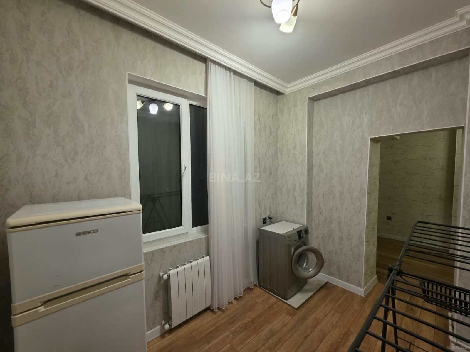 4 otaqlı Yeni tikili, Azadlıq Prospekti m., Bakı