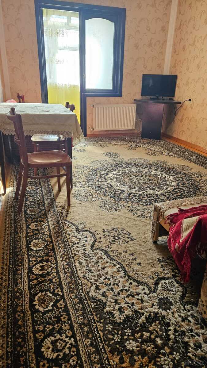 2 otaqlı Köhnə tikili, Elmlər Akademiyası m., Bakı
