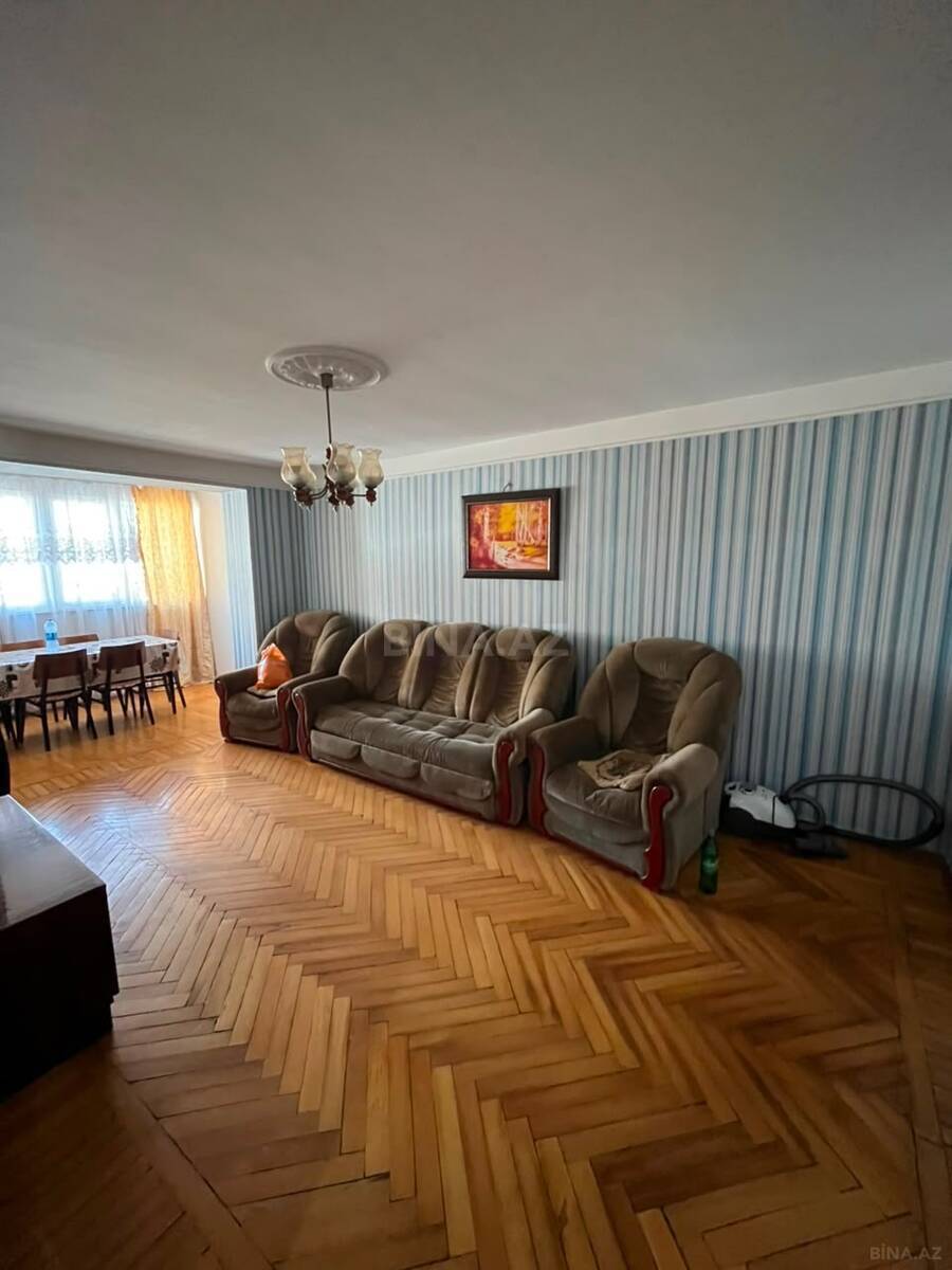 3 otaqlı Köhnə tikili, Elmlər Akademiyası m., Bakı