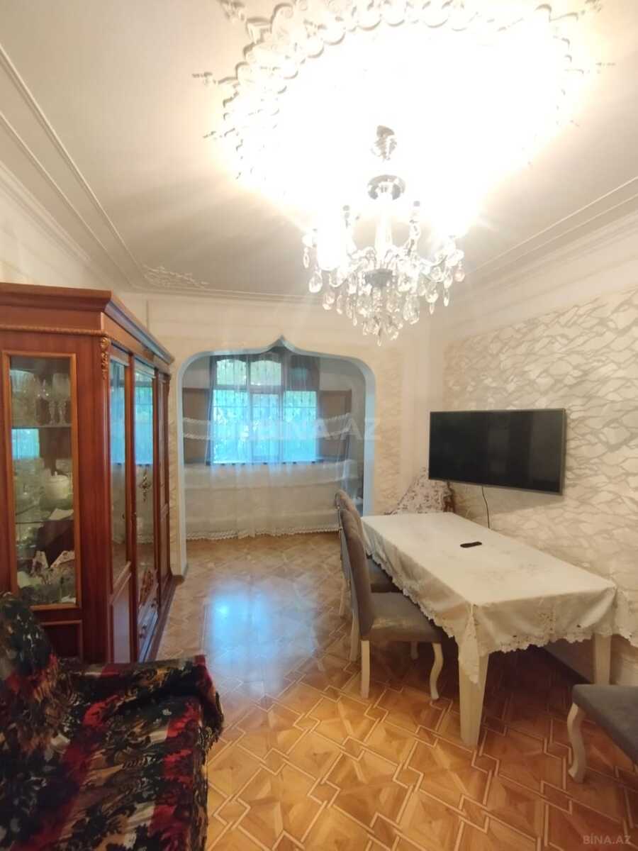 4 otaqlı Köhnə tikili, Əhmədli m., Bakı