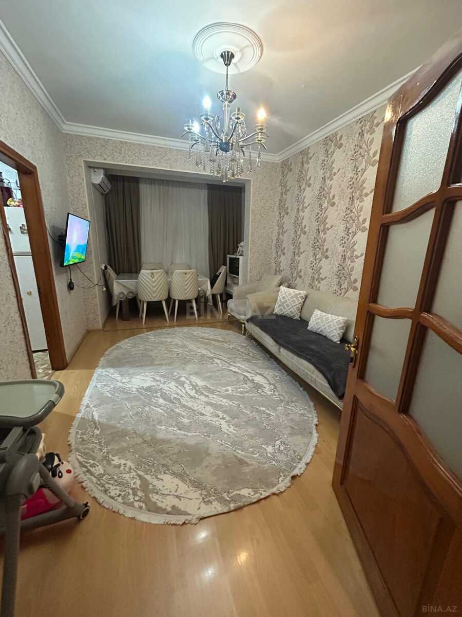 2 otaqlı Köhnə tikili, Memar Əcəmi m., Bakı