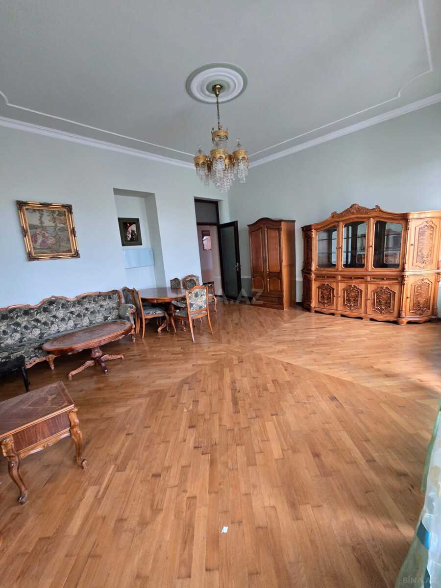 6 otaqlı Köhnə tikili, Sahil m., Bakı