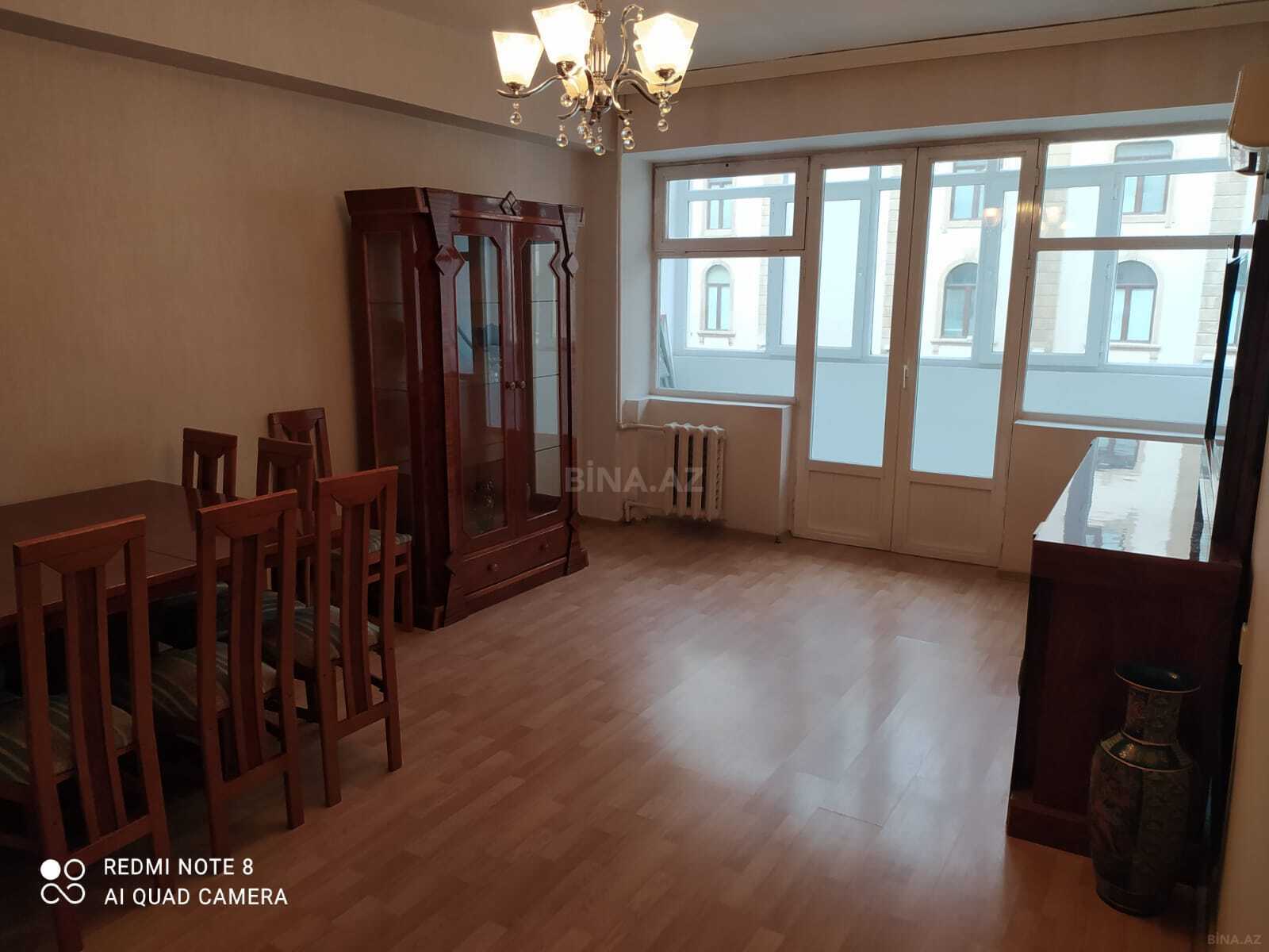 4 otaqlı Köhnə tikili, 28 May m., Bakı