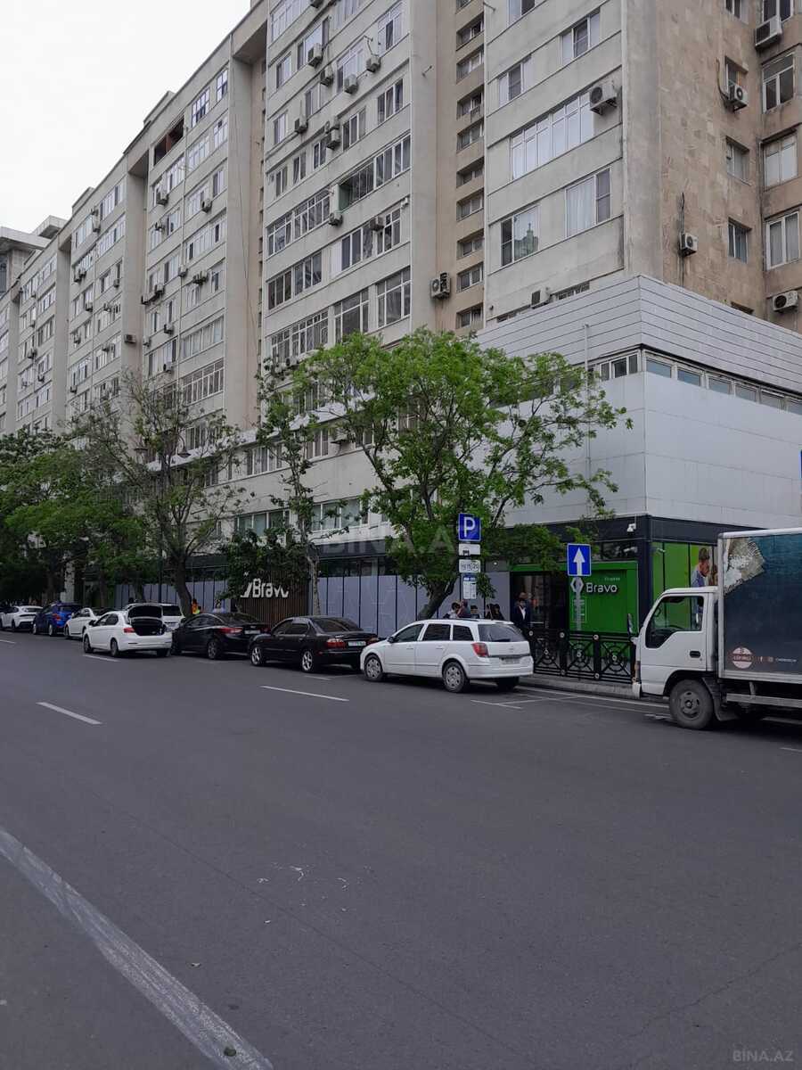 4 otaqlı Köhnə tikili, 28 May m., Bakı