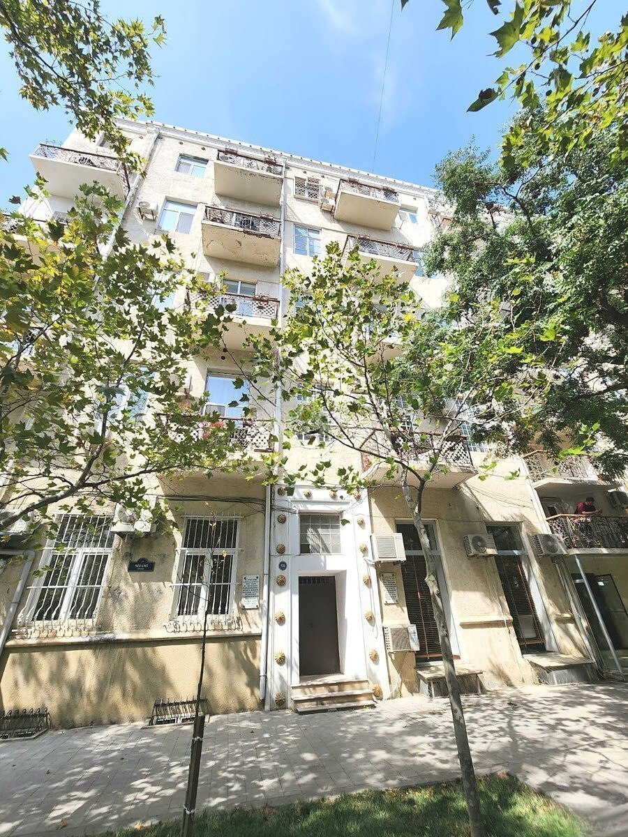 2 otaqlı Köhnə tikili, Sahil m., Bakı