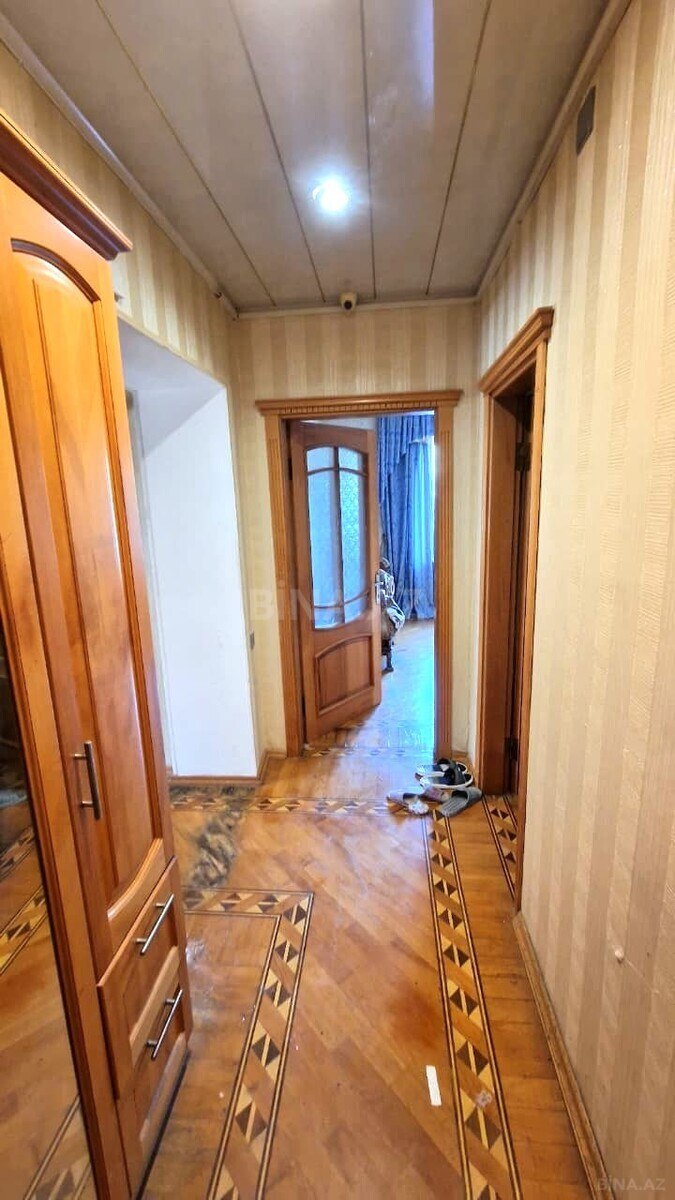 3 otaqlı Köhnə tikili, Elmlər Akademiyası m., Bakı