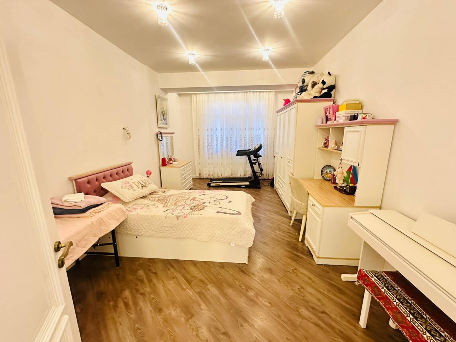 4 otaqlı Yeni tikili, Şah İsmayıl Xətai m., Bakı
