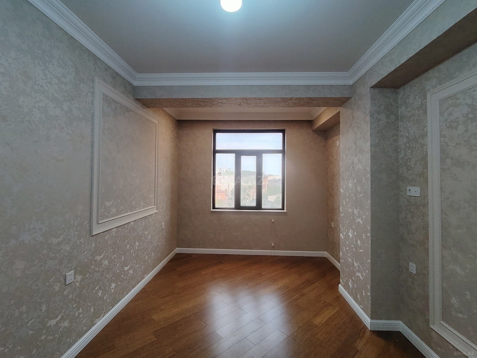 4 otaqlı Yeni tikili, Memar Əcəmi m., Bakı