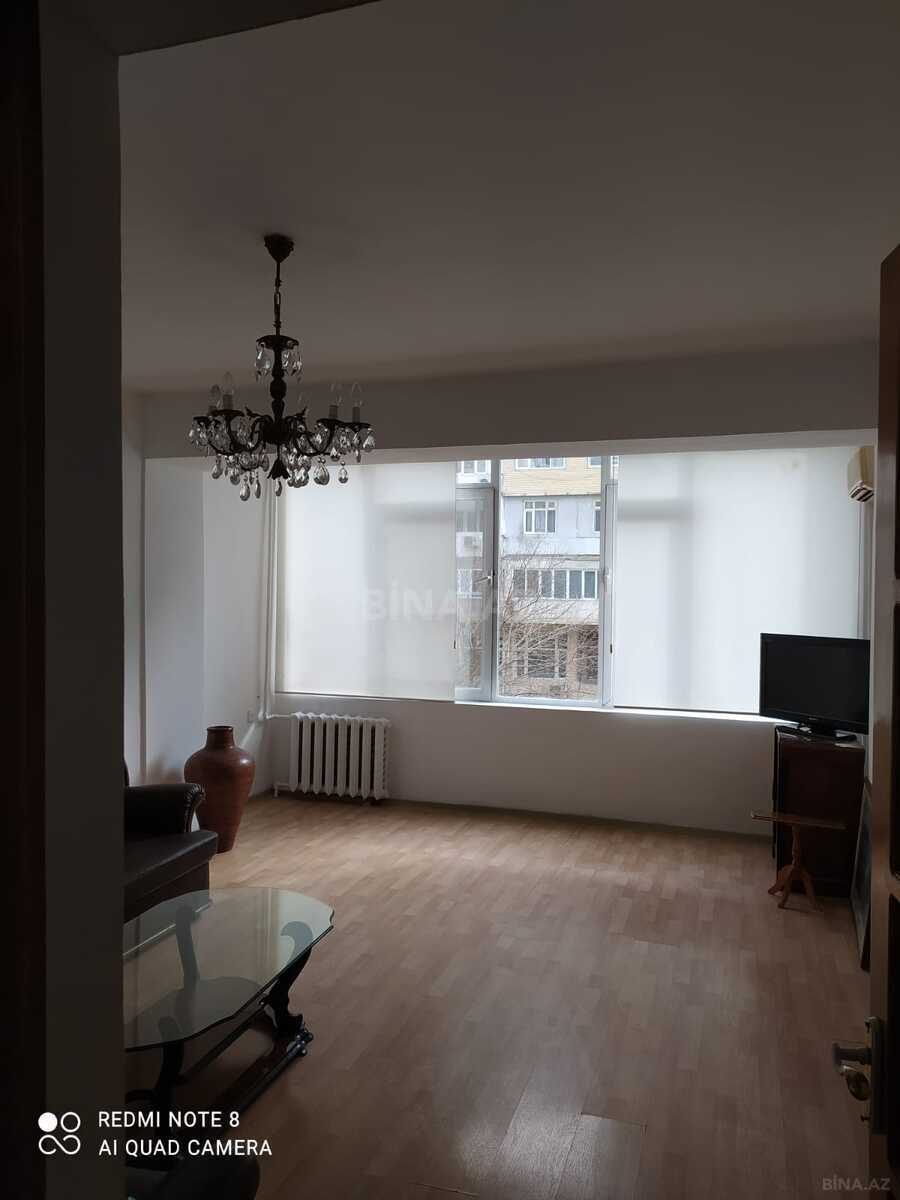 4 otaqlı Köhnə tikili, 28 May m., Bakı