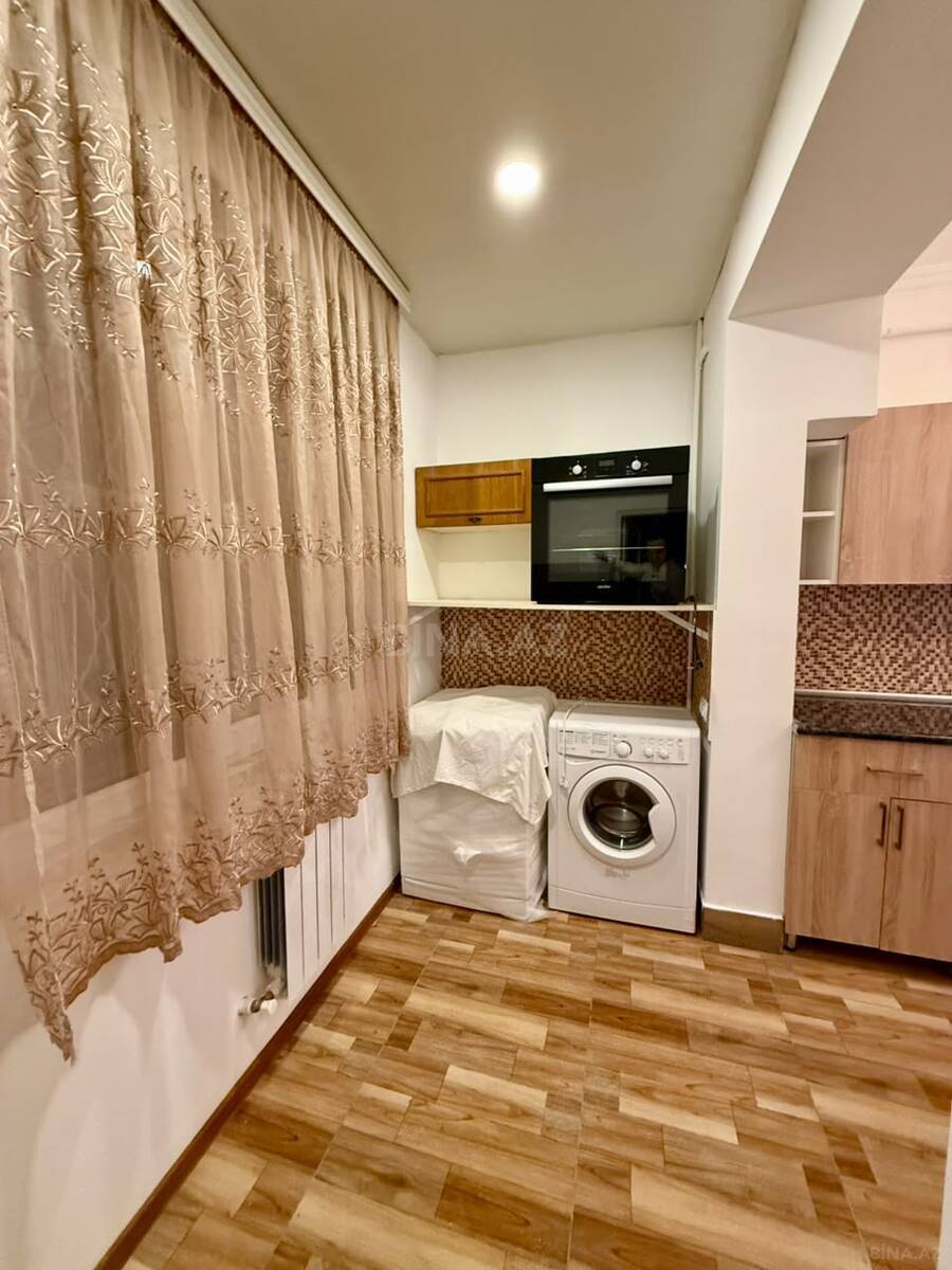 3 otaqlı Köhnə tikili, 28 May m., Bakı
