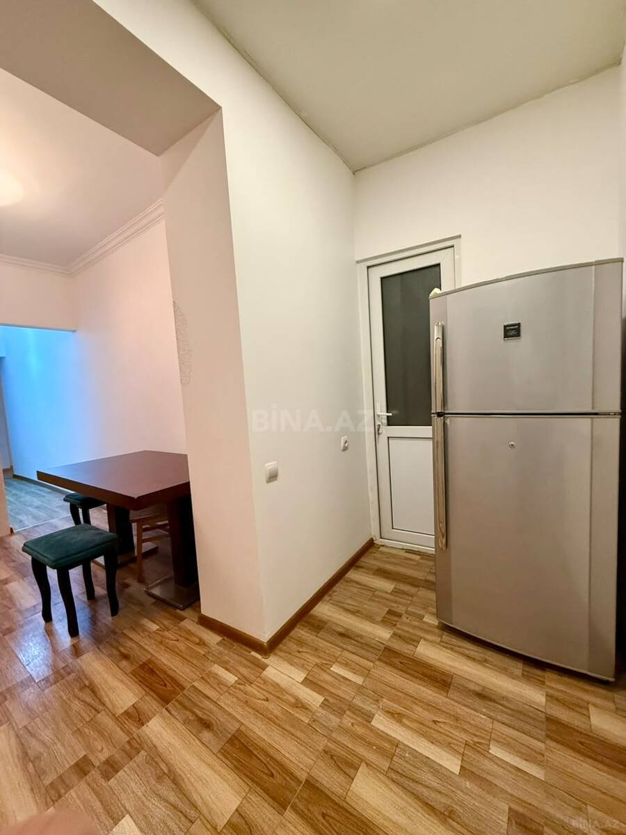 3 otaqlı Köhnə tikili, 28 May m., Bakı