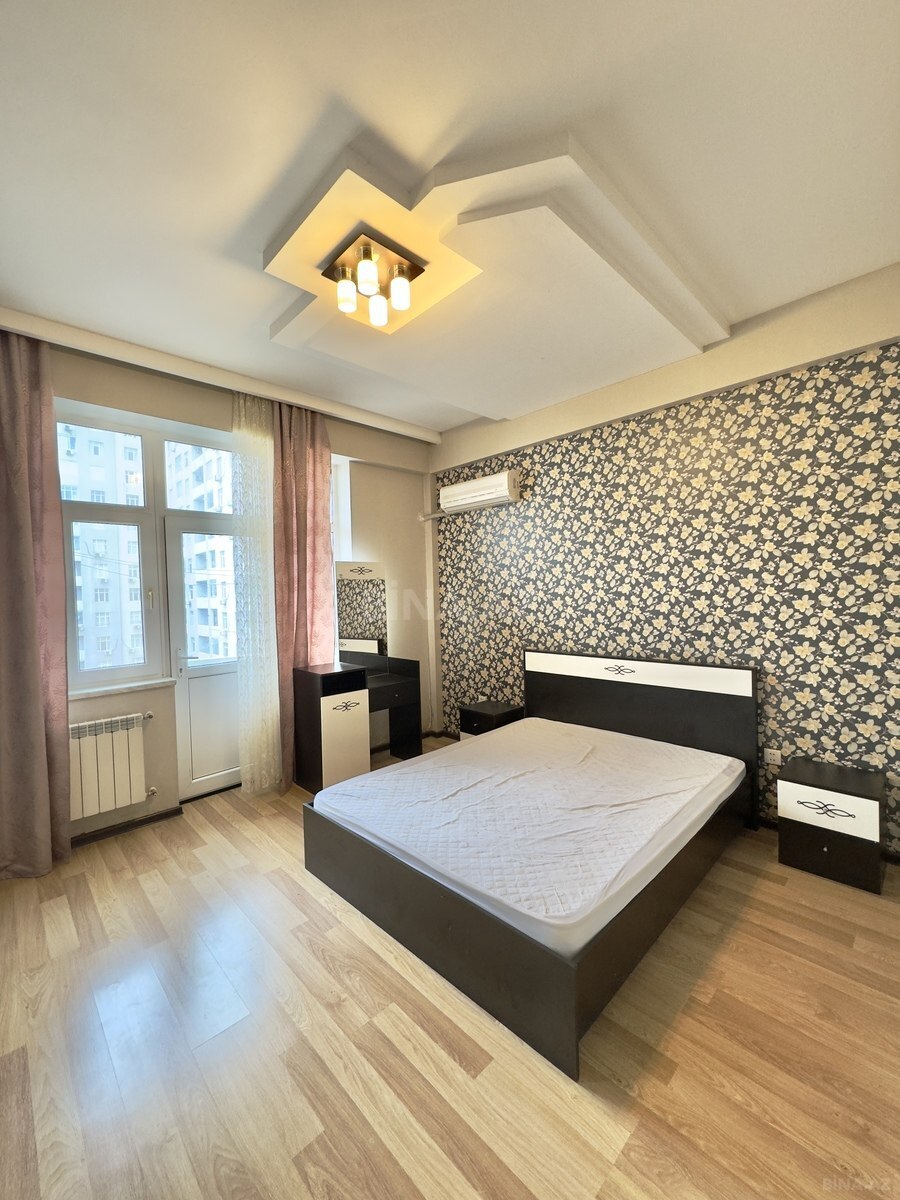 3 otaqlı Yeni tikili, Şah İsmayıl Xətai m., Bakı