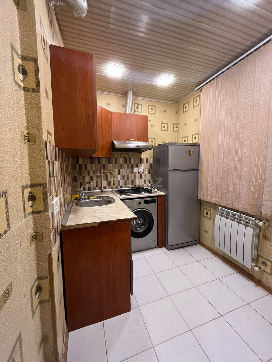 2 otaqlı Köhnə tikili, Memar Əcəmi m., Bakı