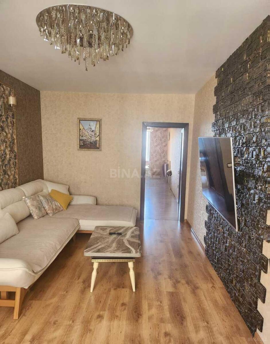 3 otaqlı Köhnə tikili, Həzi Aslanov m., Bakı