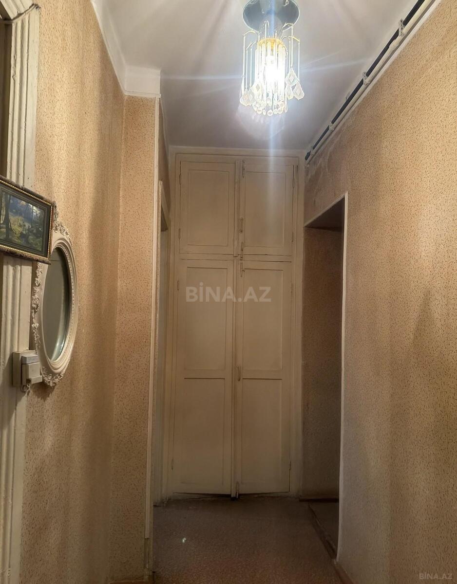 4 otaqlı Köhnə tikili, Xalqlar Dostluğu m., Bakı
