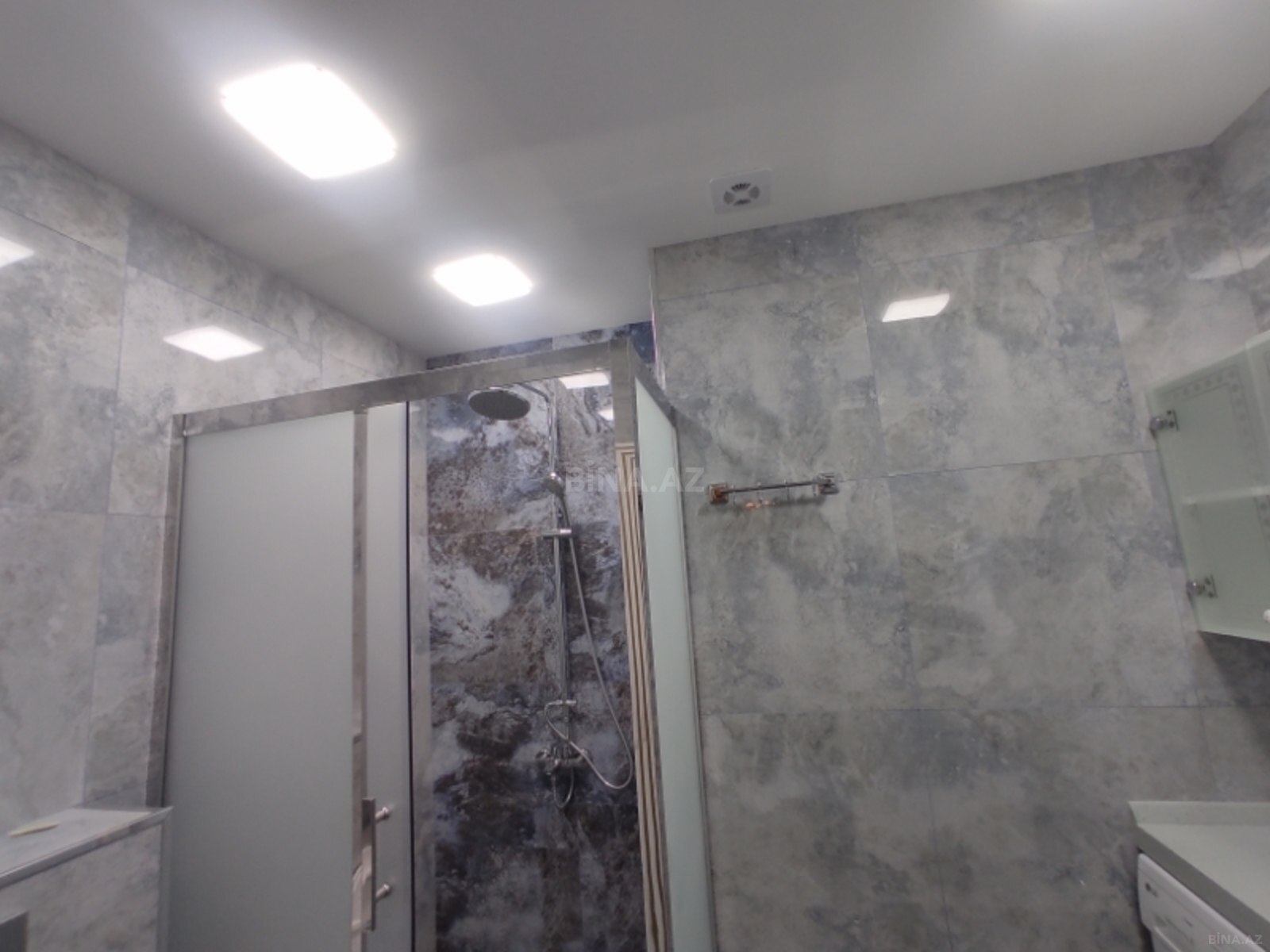 3 otaqlı Yeni tikili, Elmlər Akademiyası m., Bakı