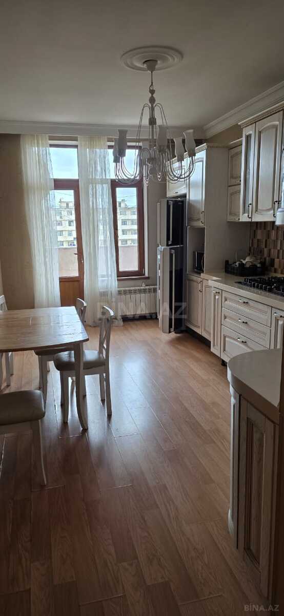 4 otaqlı Yeni tikili, Nizami r., Bakı