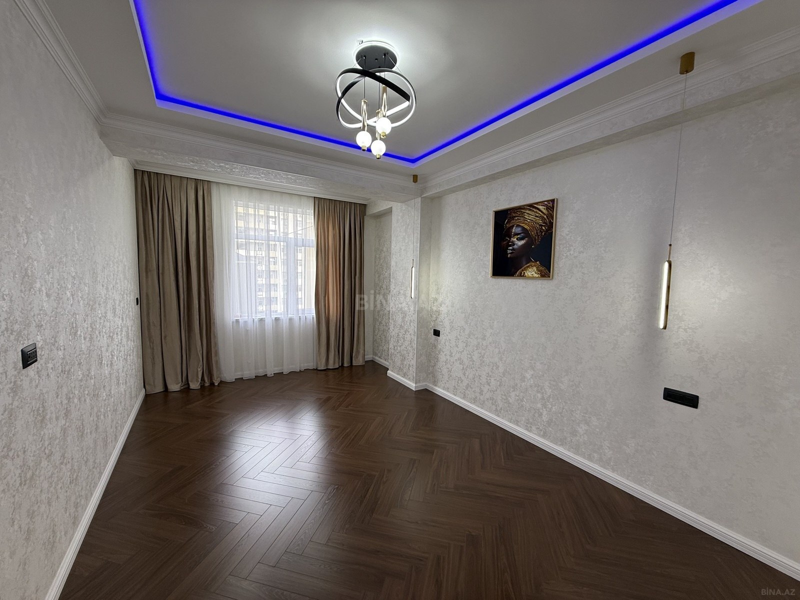 3 otaqlı Yeni tikili, Xırdalan