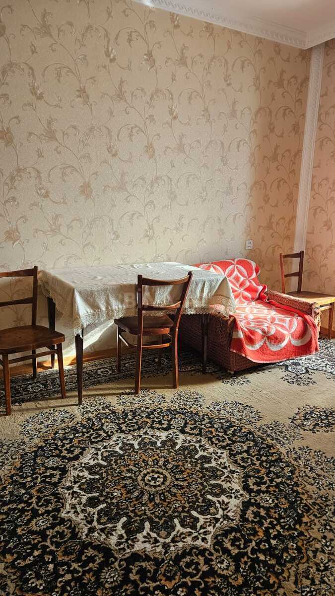 2 otaqlı Köhnə tikili, Elmlər Akademiyası m., Bakı