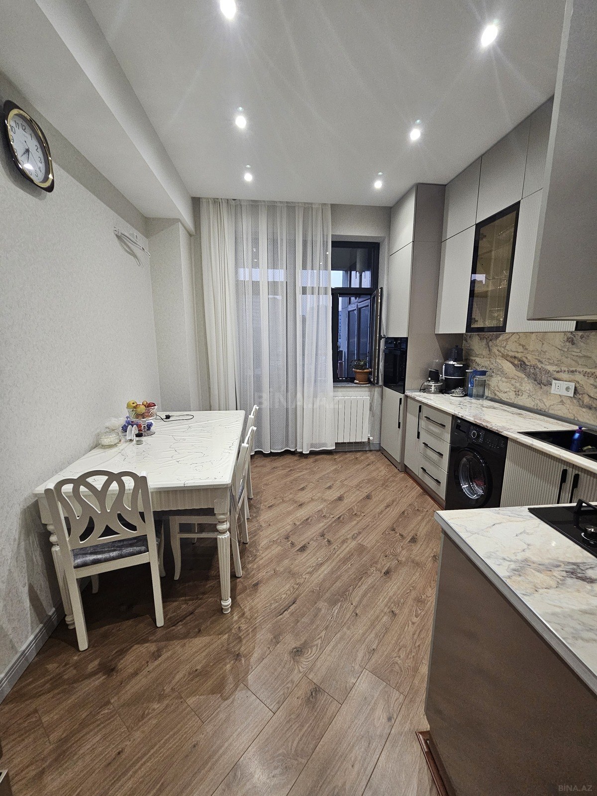 3 otaqlı Yeni tikili, 28 May m., Bakı