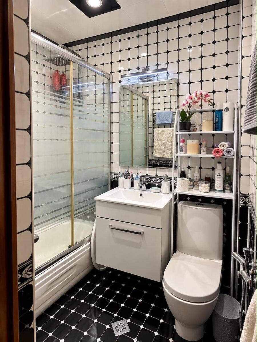 3 otaqlı Köhnə tikili, Neftçilər m., Bakı