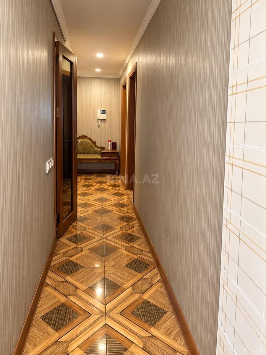 3 otaqlı Köhnə tikili, Neftçilər m., Bakı